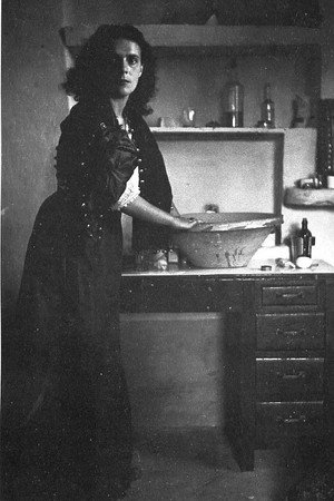 Leonora Carrington o el sortilegio irónico