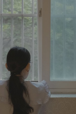 낮에 뜬 달​
