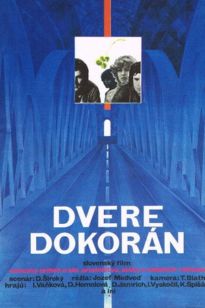 Dvere dokorán